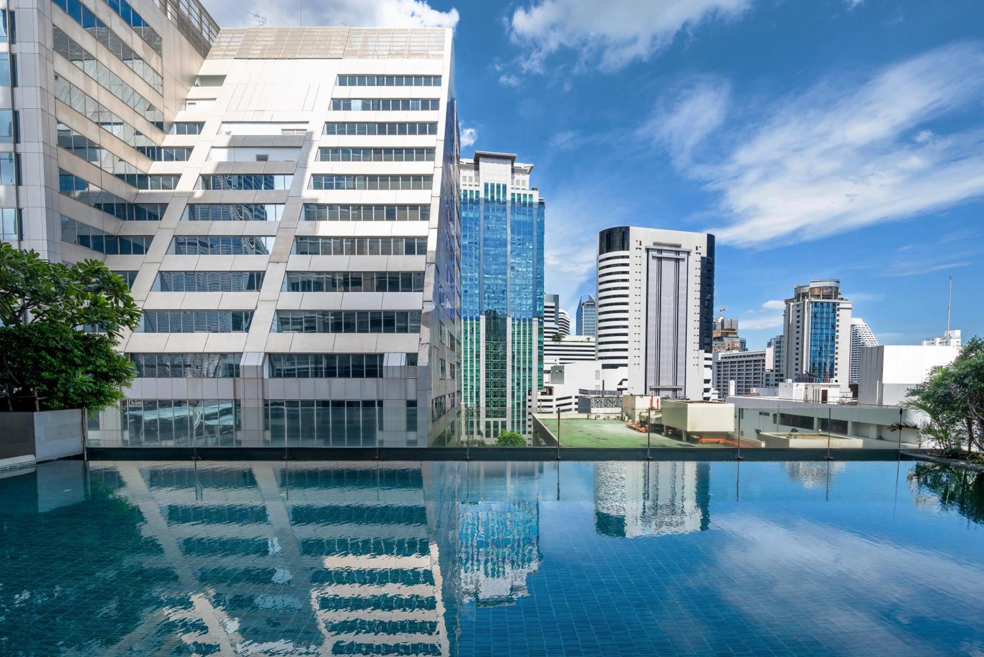 Four Points By Sheraton Bangkok Ploenchit - Formerly Novotel Bangkok Ploenchit Экстерьер фото