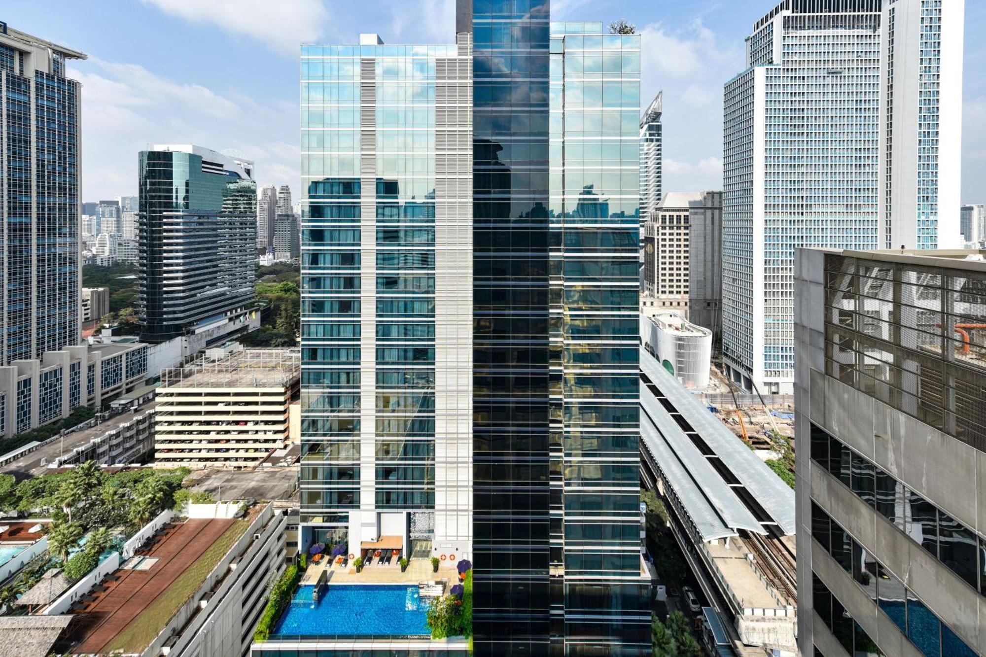 Four Points By Sheraton Bangkok Ploenchit - Formerly Novotel Bangkok Ploenchit Экстерьер фото